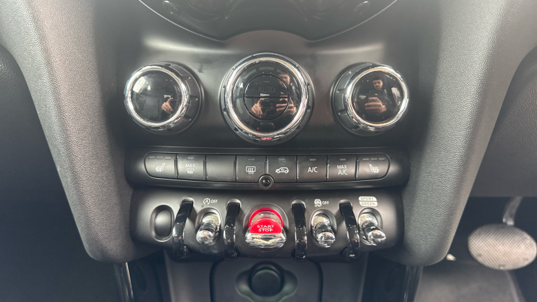 MINI Hatchback 2.0 Cooper S D 5dr Auto [8 Speed] Diesel Hatchback